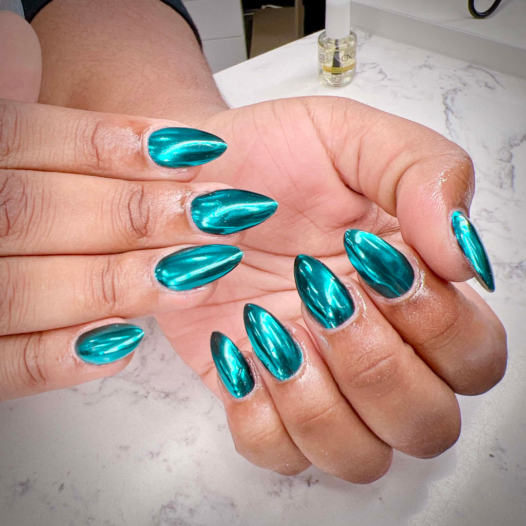 CHROME BASE GEL – PERFECT FOUNDATION FOR MIRROR EFFECT