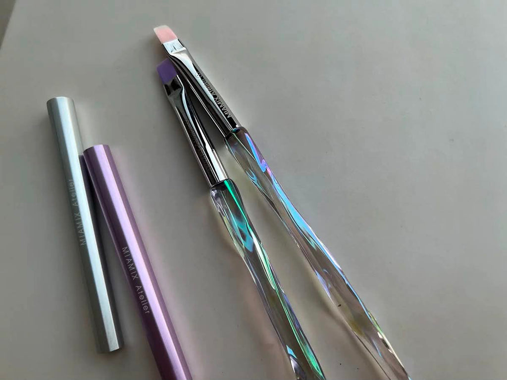 PROFESSIONAL NAIL BRUSH – PRECISION - CONTROL IN EVERY STROKE