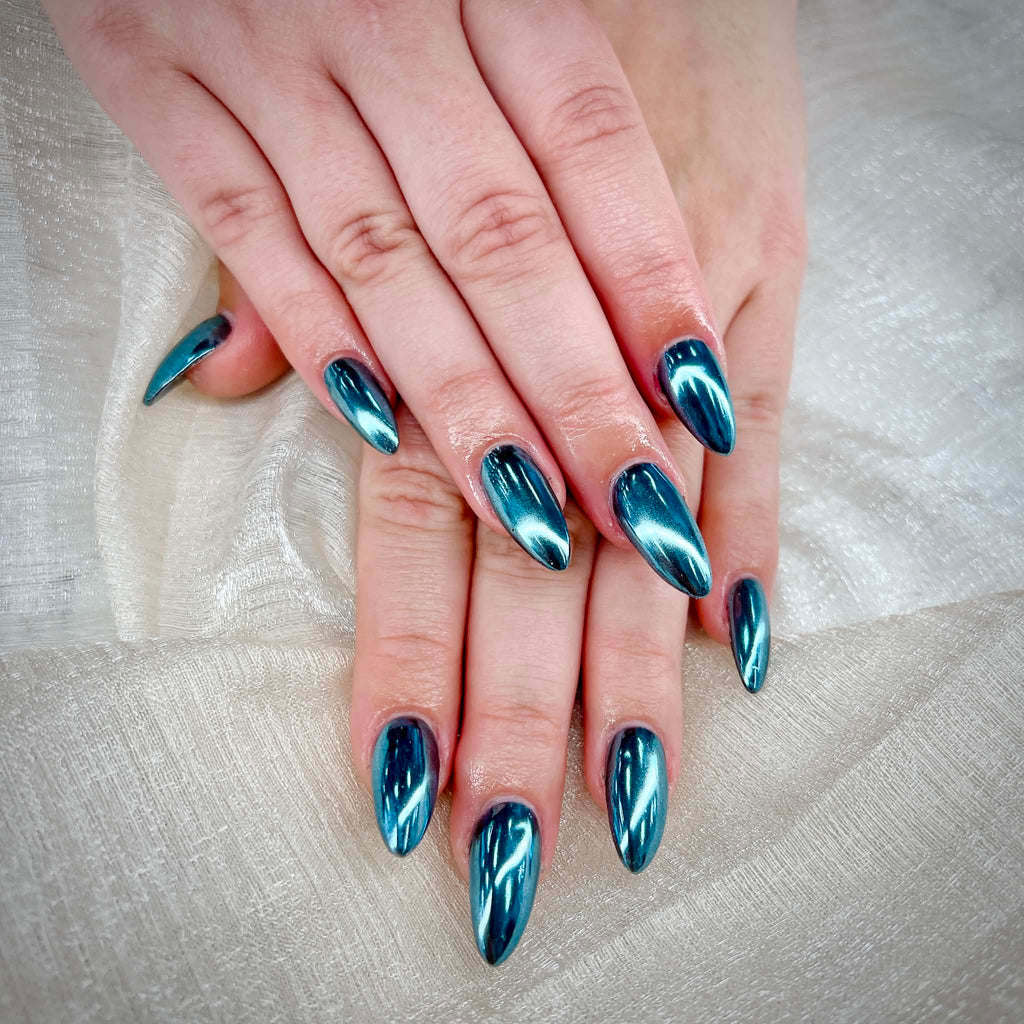 CHROME BASE GEL – PERFECT FOUNDATION FOR MIRROR EFFECT